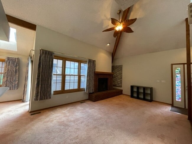 Building Photo - 8020 Holland Ct