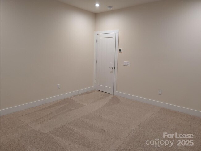 Building Photo - 17137 Soho Dr