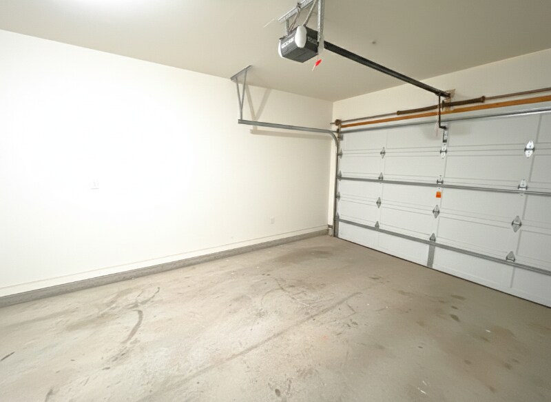 Building Photo - 115 Thatcher Ln