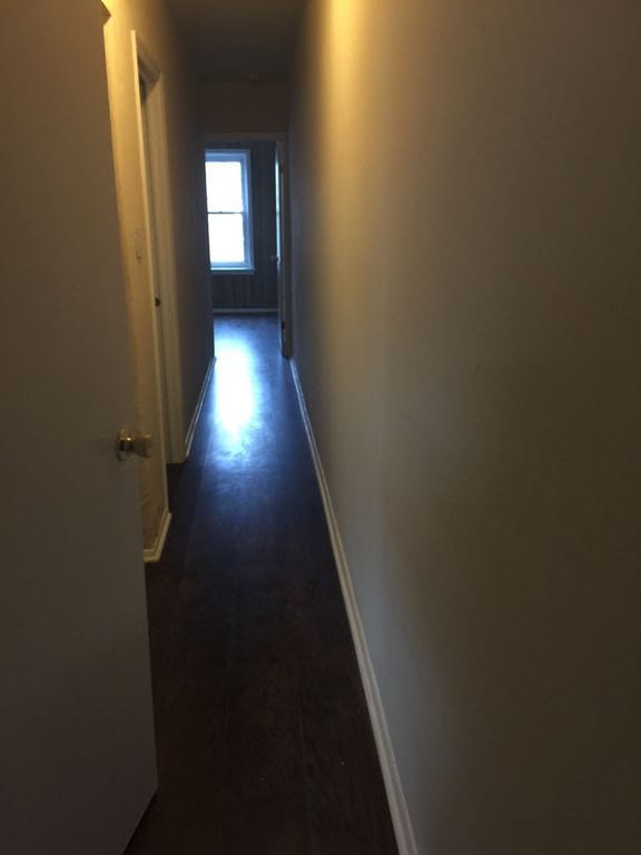 Building Photo - Great Home! New Kitchen with Granite Counters! Large Living Room!