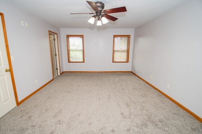 Building Photo - 4 Bedroom home in Granger, IN!