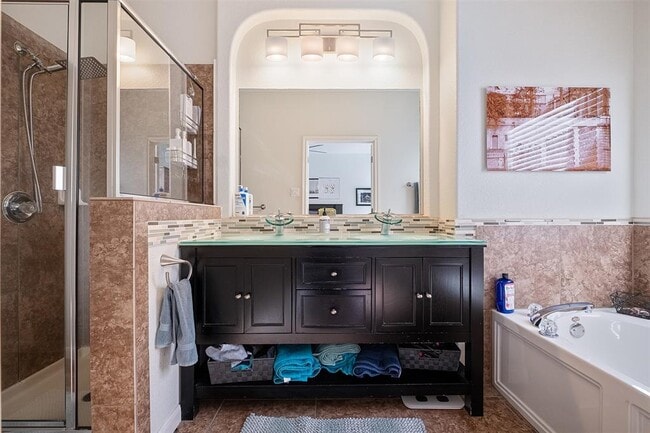 Building Photo - 2317 Amur Dr