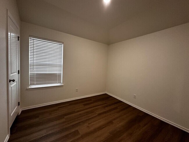 Building Photo - 11501 Mackenzie Wy