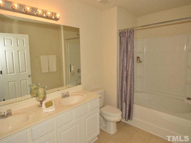 Building Photo - 114 Gallent Hedge Trail