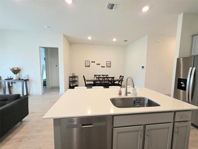 Building Photo - 2041 Rosin Jaw Walk