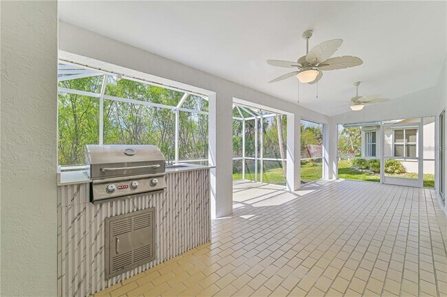 Building Photo - 3832 Sabal Springs Blvd