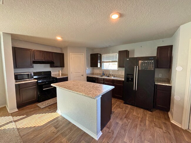 Building Photo - 5907 Kendall Cv