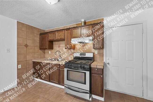 Building Photo - 2346 February Ln