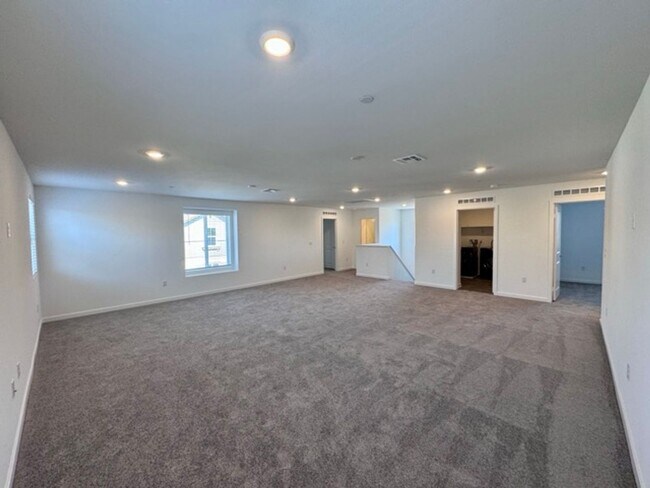 Building Photo - Brand new 4 bedroom Winchester home with a...
