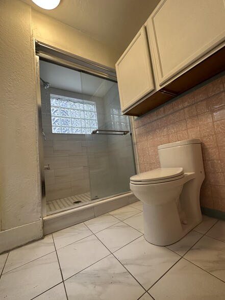 Building Photo - 917 Ellsworth St