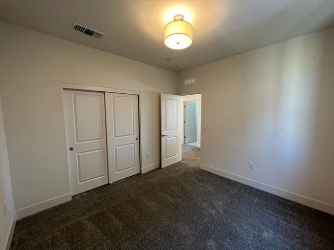 Building Photo - Newer Construction Home located in desirab...
