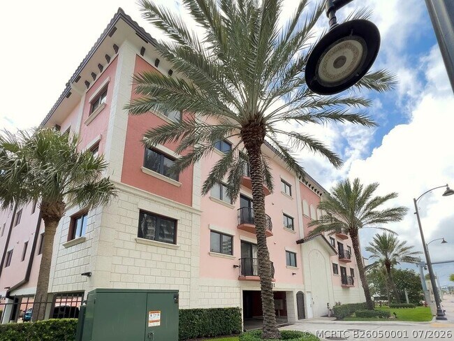 Building Photo - 4241 N Ocean Dr