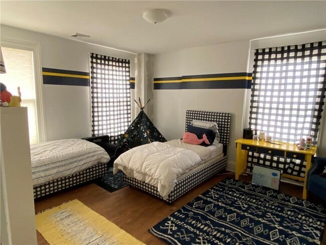 Building Photo - 40 Trumbull St