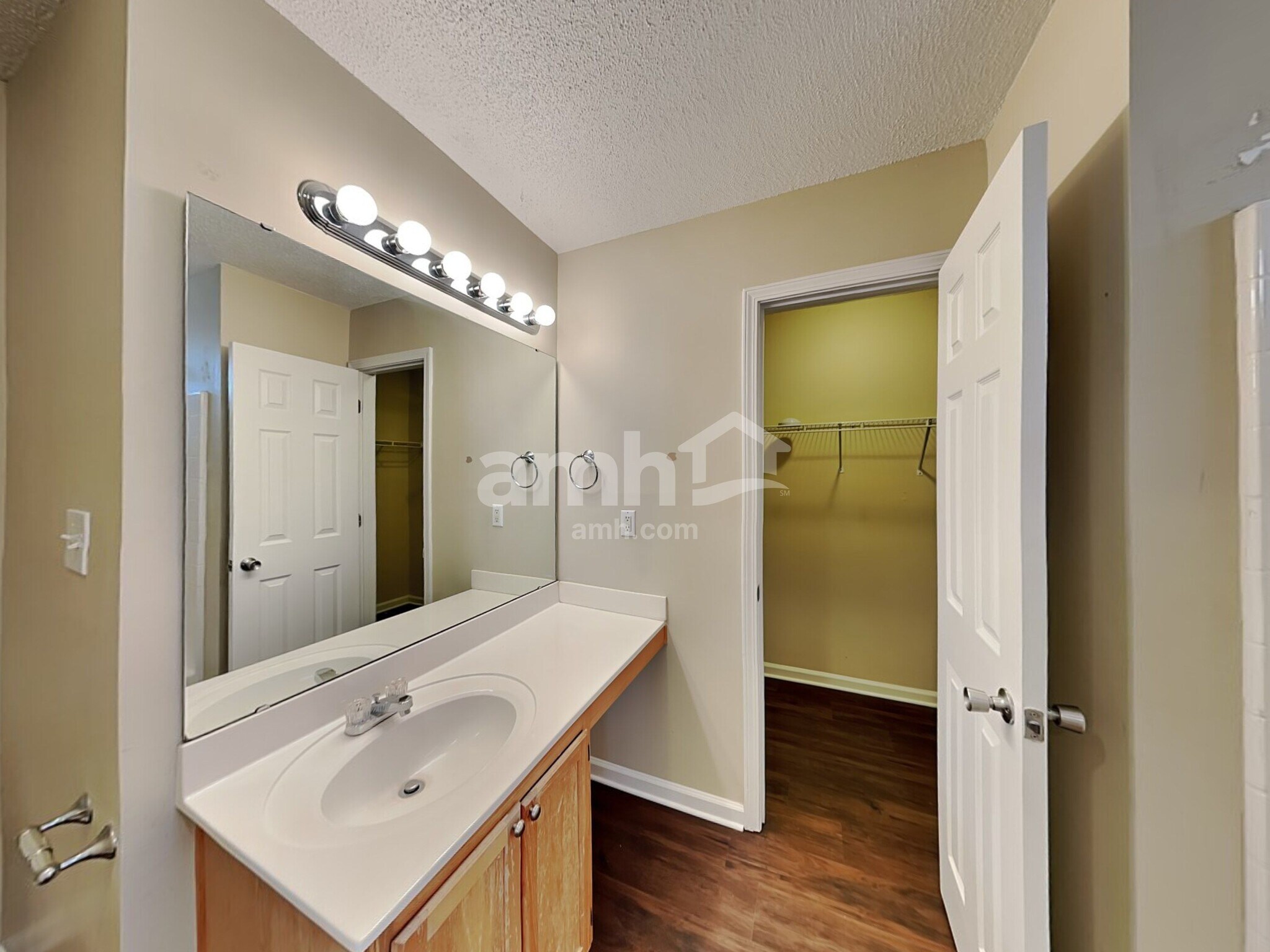 Building Photo - 7410 Henderson Park Rd