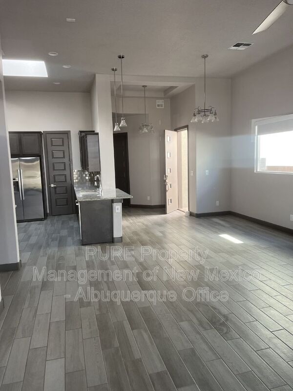 Building Photo - 5913 Witkin St SE