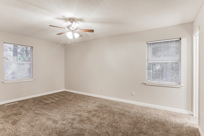 Building Photo - 13265 Donna Dr