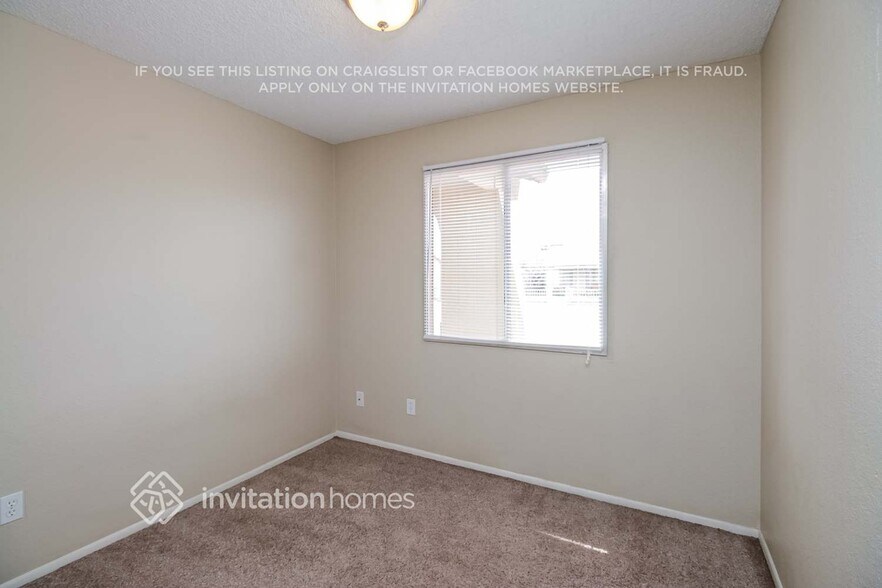 Building Photo - 6808 W Windsor Ave