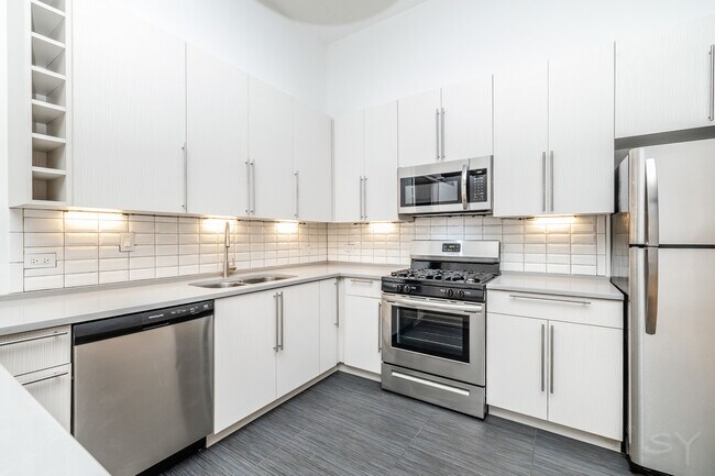 Building Photo - 1021 S State St