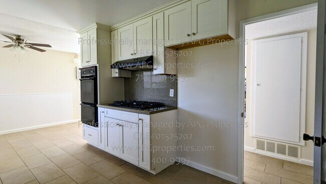Building Photo - 13392 Dawn Ave