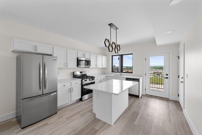 Building Photo - 1295 Holmden Ave