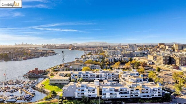 Building Photo - 3 Embarcadero W