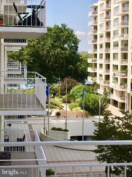 Riverside Commuinity - 1435 4th St SW