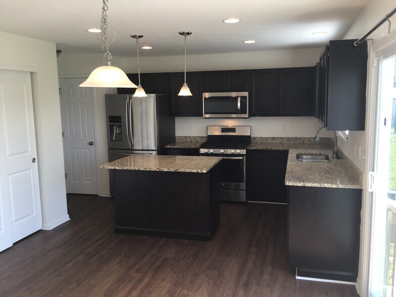 Building Photo - 122 Faulkner Dr