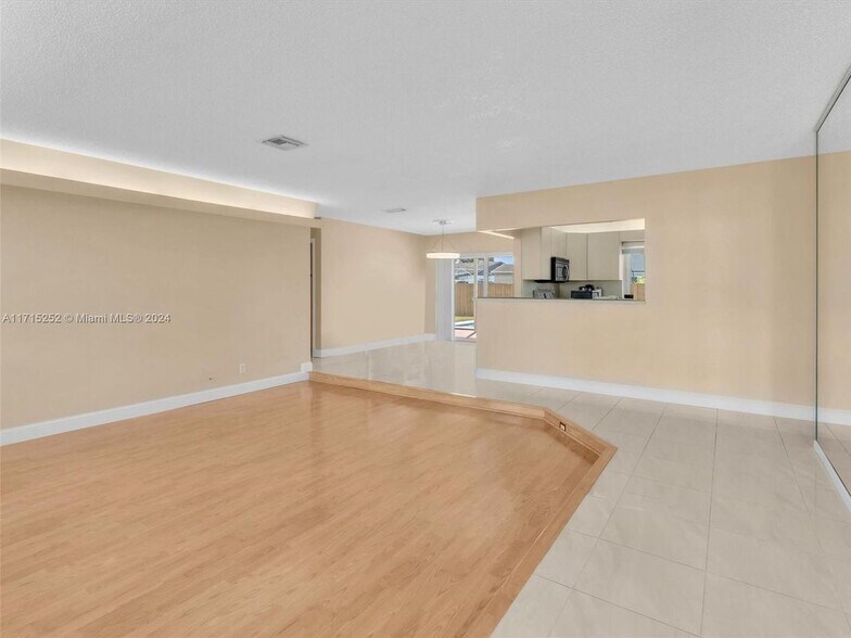 Building Photo - 14230 SW 74th Terrace