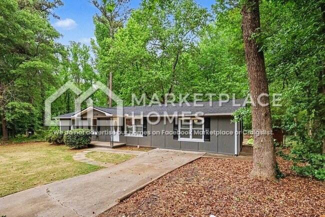 Building Photo - 3834 Maggie Dr SE