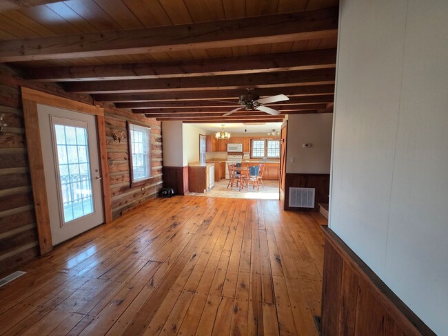 Building Photo - Cozy 3BR/2BA Cabin with Stunning Mountain Views