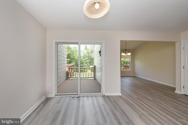 Building Photo - 401 Jene Ct