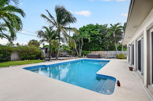 Building Photo - 111 Vassar Dr
