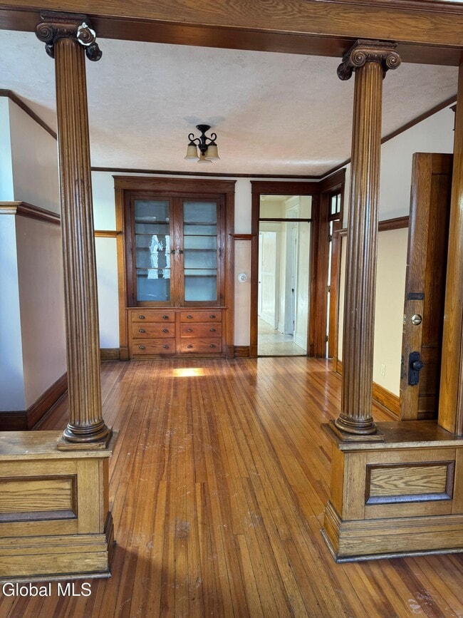 Building Photo - 535 Hamilton St