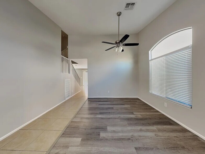 Building Photo - 7261 W Glenn Dr