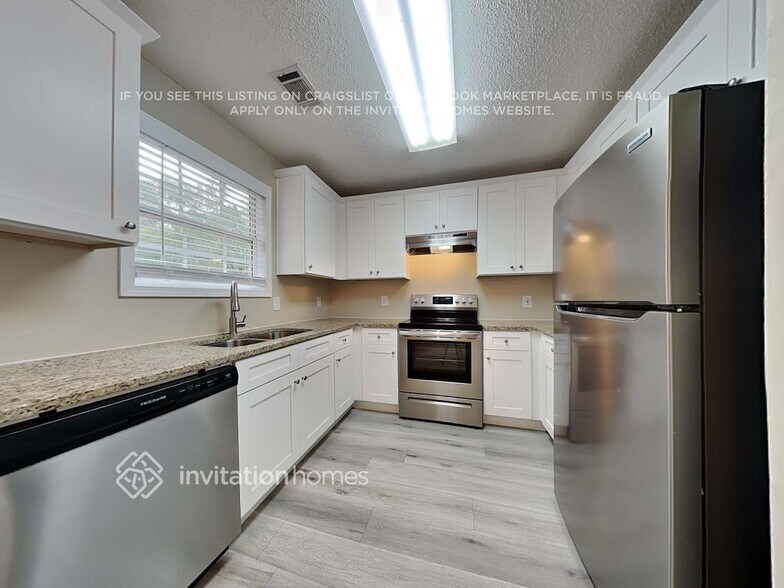 Building Photo - 432 Meadowbrook Dr