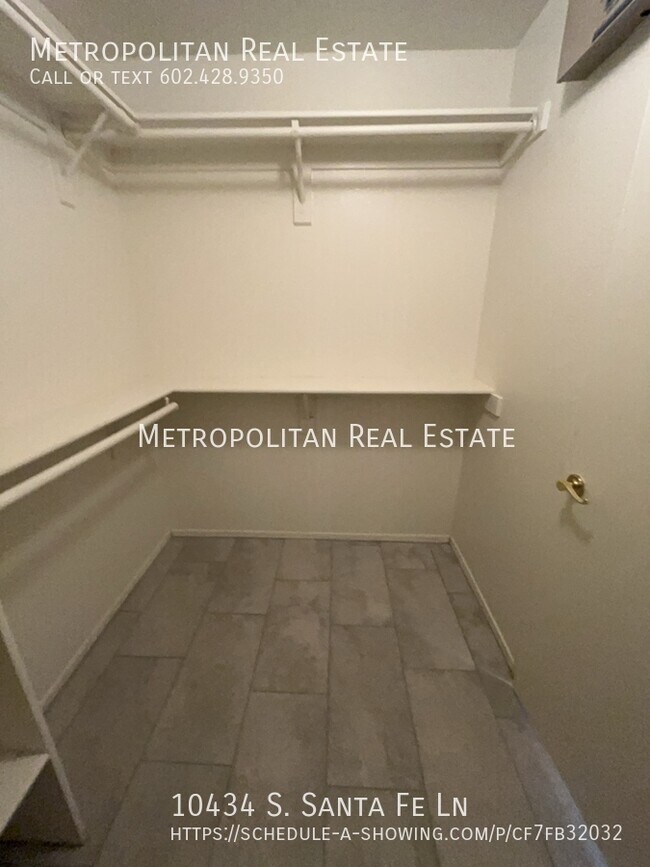 Building Photo - 10434 S Santa Fe Ln
