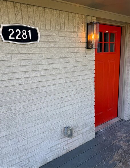 Building Photo - 2281 Shamrock Dr
