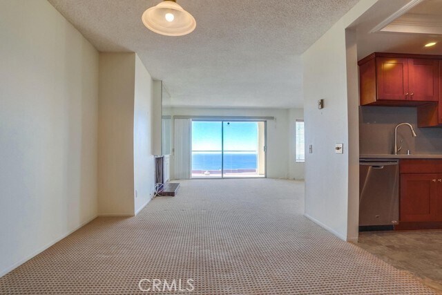 Building Photo - 3200 La Rotonda Dr