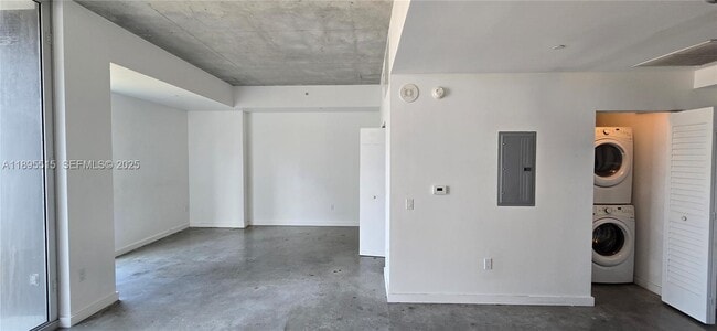 Building Photo - 151 SE 1st St