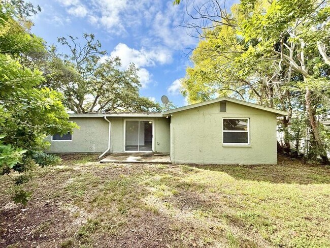 Building Photo - 5707 Quist Dr