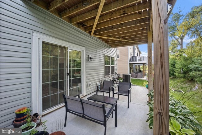 Building Photo - 1738 Beacon Ln