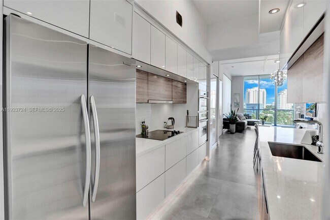 Building Photo - 3029 NE 188th St