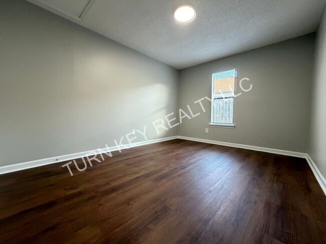 Building Photo - Condo for Rent in Grayson Valley
