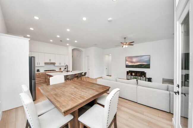 Building Photo - 3927 Shackleton Ct