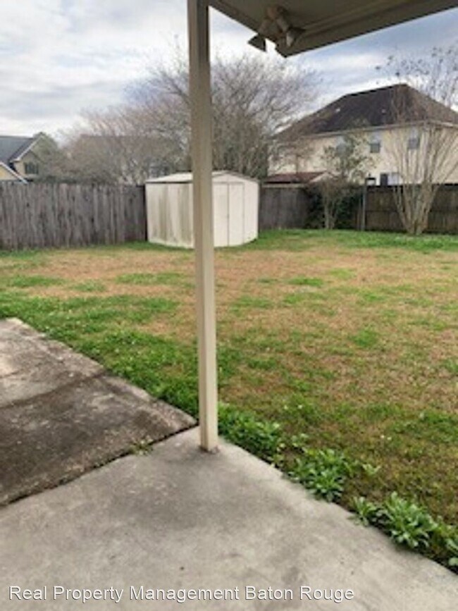 Building Photo - 4 br, 3 bath House - 10043 High Pines Dr.