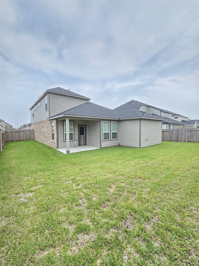 Building Photo - 3230 Tilley Dr