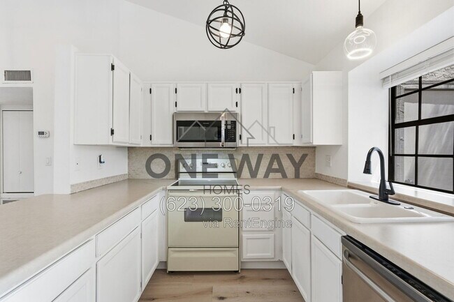 Building Photo - 5704 E Aire Libre Ave