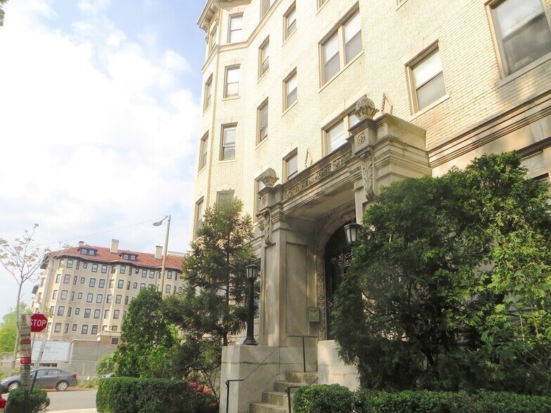 Building Photo - 50 Charlesgate E