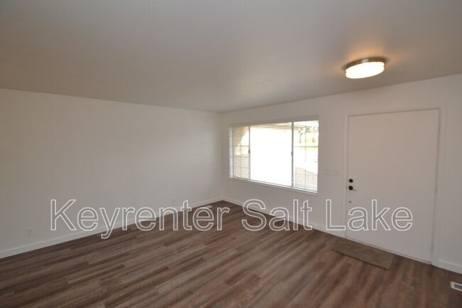 Building Photo - 1903 Grandeur Dr