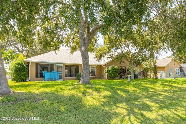 Building Photo - 4351 Silver Lake Dr